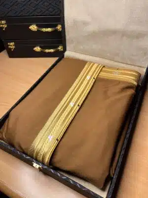بشت المرينا الونيشة الملكي الأشقر