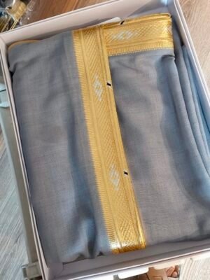 بشت الفخامة الملكي بدقة المتوسع