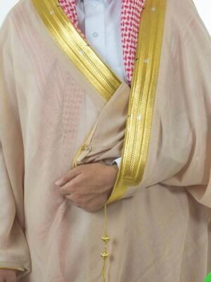 البشت الملكي البيج