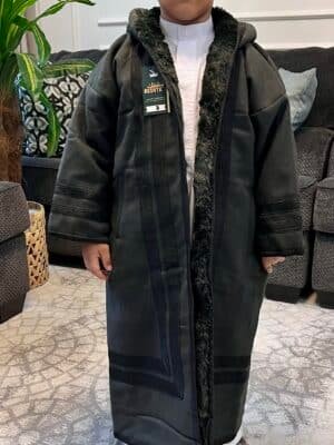 فروة الجوخ وفرو الأرنب الناعم - زيتي