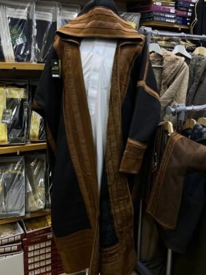 فروة من الجوخ الفاخر والفرو الناعم أسود بني